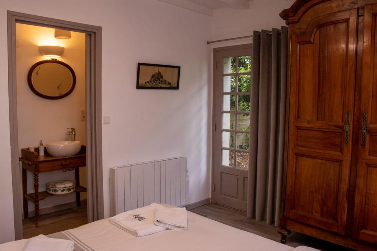 Une Suite Au Jardin Hyenville Dış mekan fotoğraf